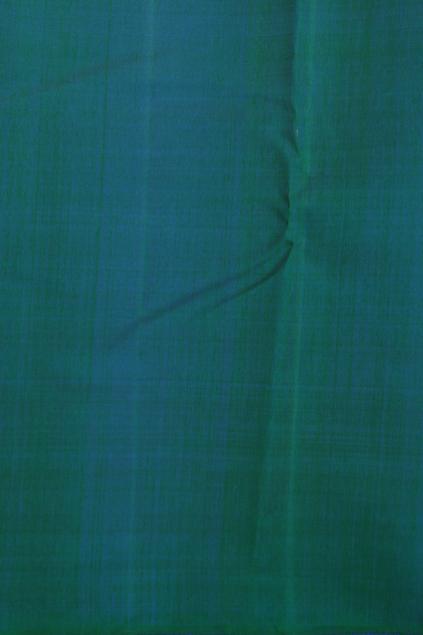 Kanchipuram Silk Saree In Green With Paisley Design