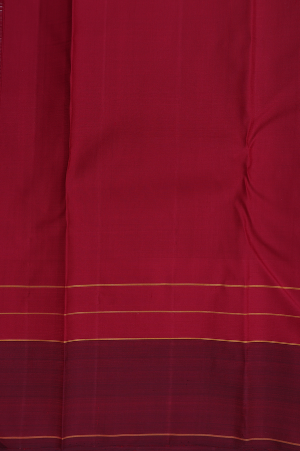 Kanchipuram Silk Saree In White With Contrast Border