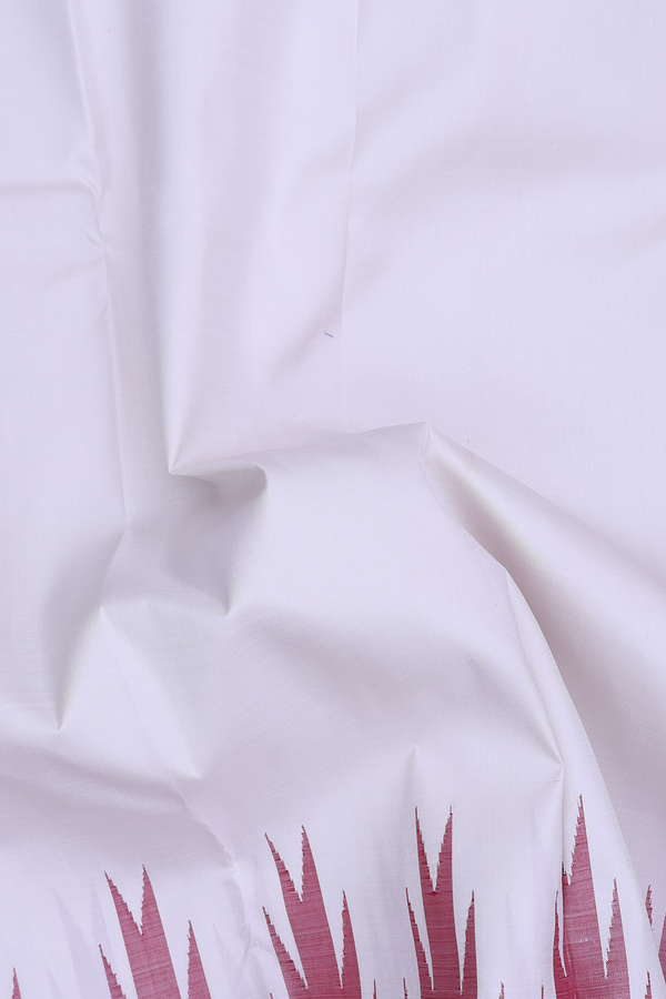 Kanchipuram Silk Saree In White With Contrast Border
