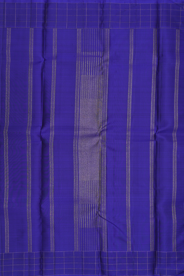 Kanchipuram Silk Saree In Green With Peacock Buttas