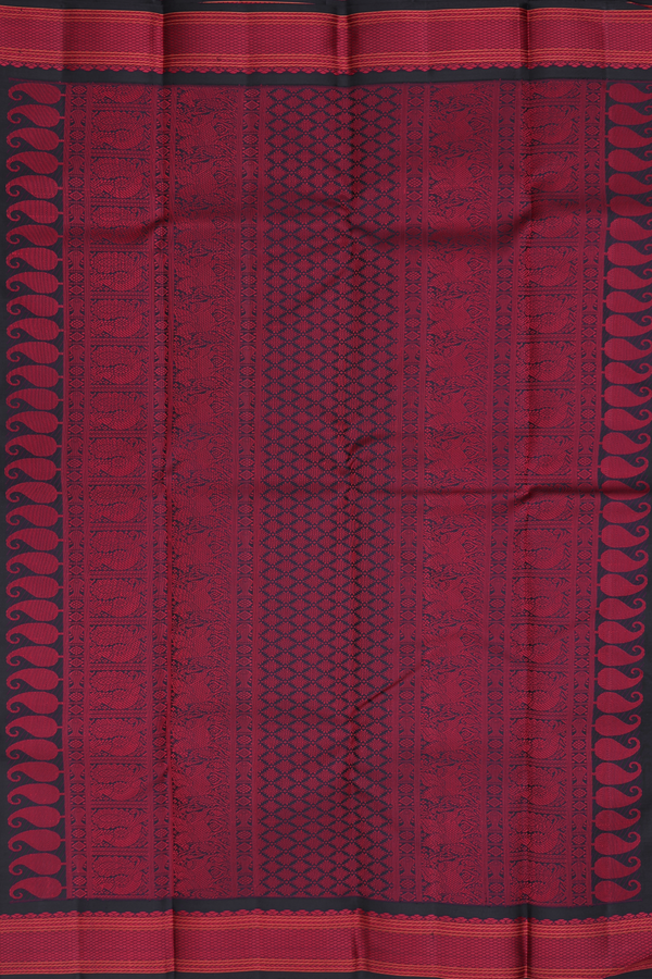 Kanchipuram Silk Saree In Black And Red With Jacquard Pattern