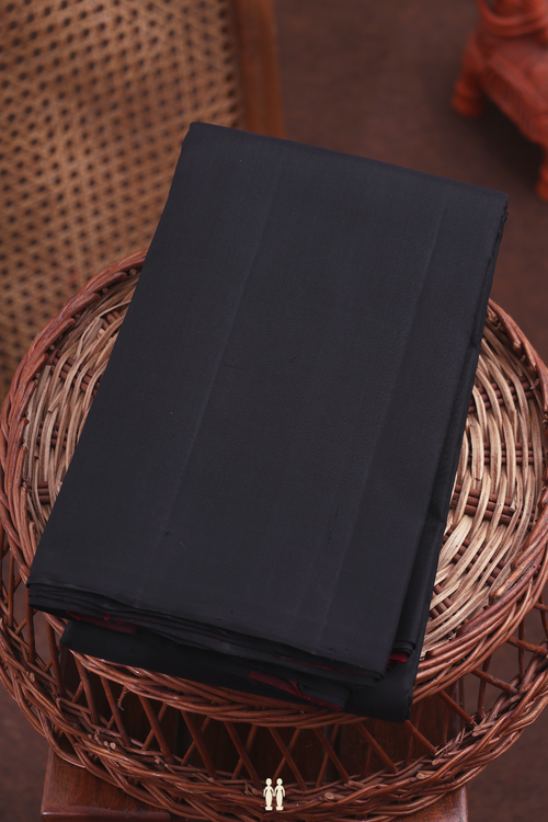 Kanchipuram Silk Saree In Black With Temple Pallu