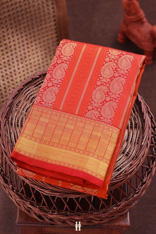 Kanchipuram Silk Saree In Red With Paisley Design
