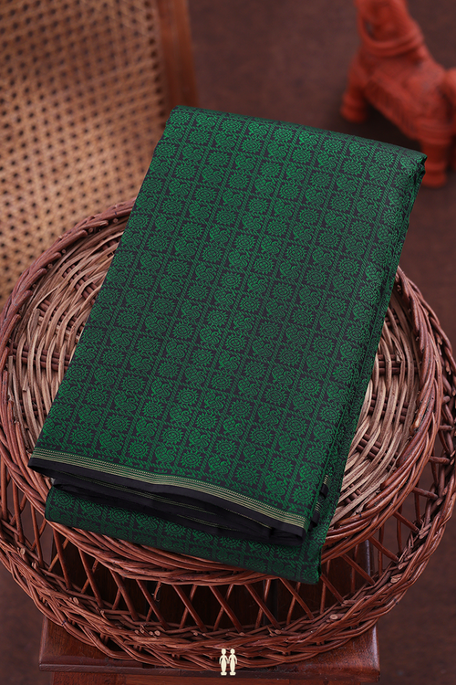 Kanchipuram Silk Saree In Green With Jacquard Pattern