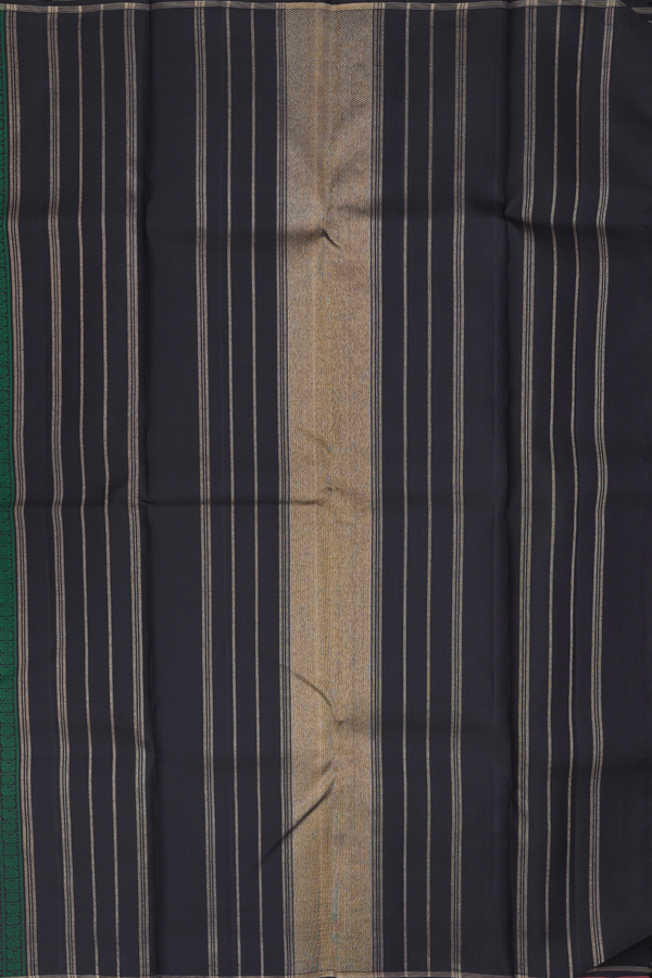 Kanchipuram Silk Saree In Green With Jacquard Pattern