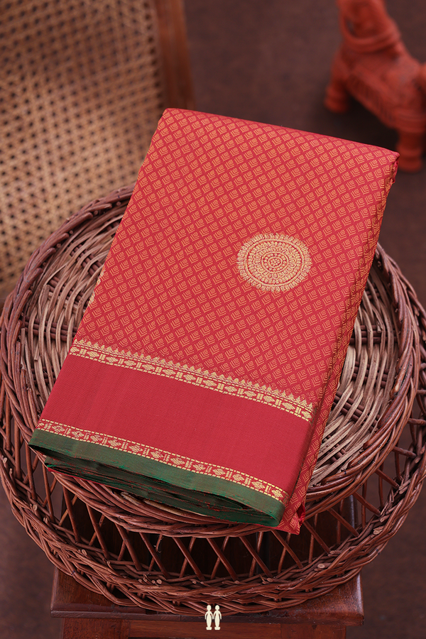 Kanchipuram Silk Saree In Red With Jacquard Pattern