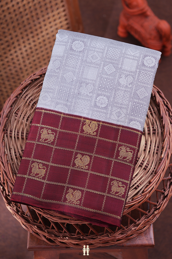Kanchipuram Silk Saree In Grey With Jacquard Pattern