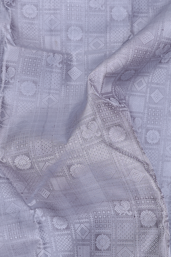Kanchipuram Silk Saree In Grey With Jacquard Pattern