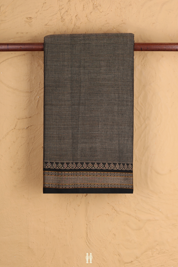 Narayanpet Cotton Saree In Cedar Brown With Contrast Border