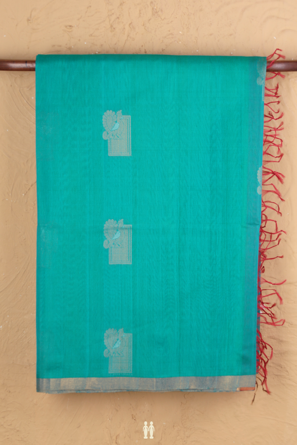 Kora Silk Cotton Saree In Green With Peacock Buttas