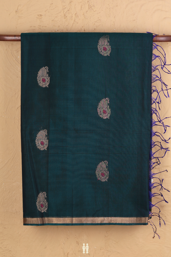 Kora Silk Cotton Saree In Midnight Green With Paisley Buttas