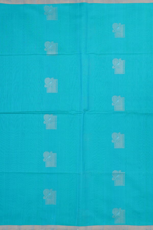 Kora Silk Cotton Saree In Green With Peacock Buttas