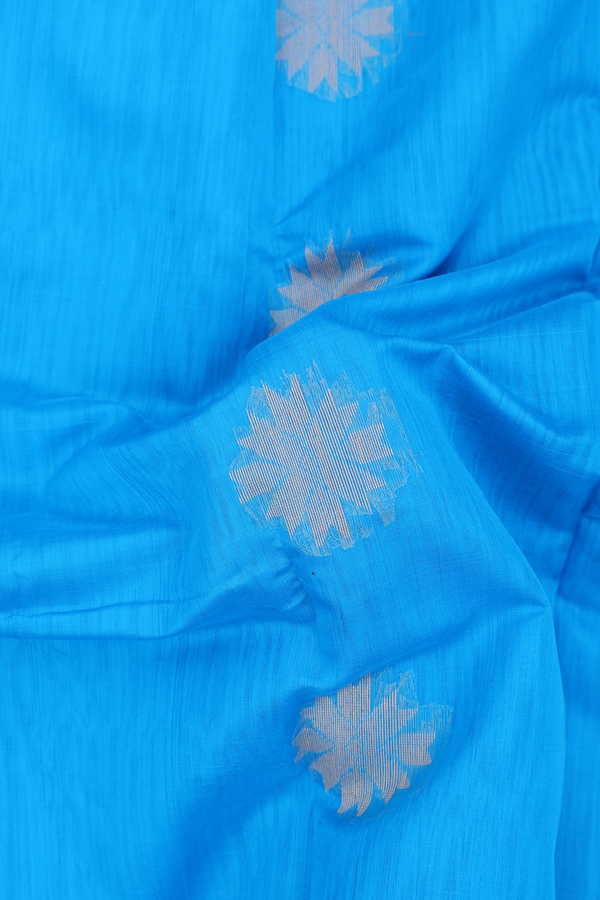 Kora Silk Cotton Saree In Sky Blue With Threadwork Buttas