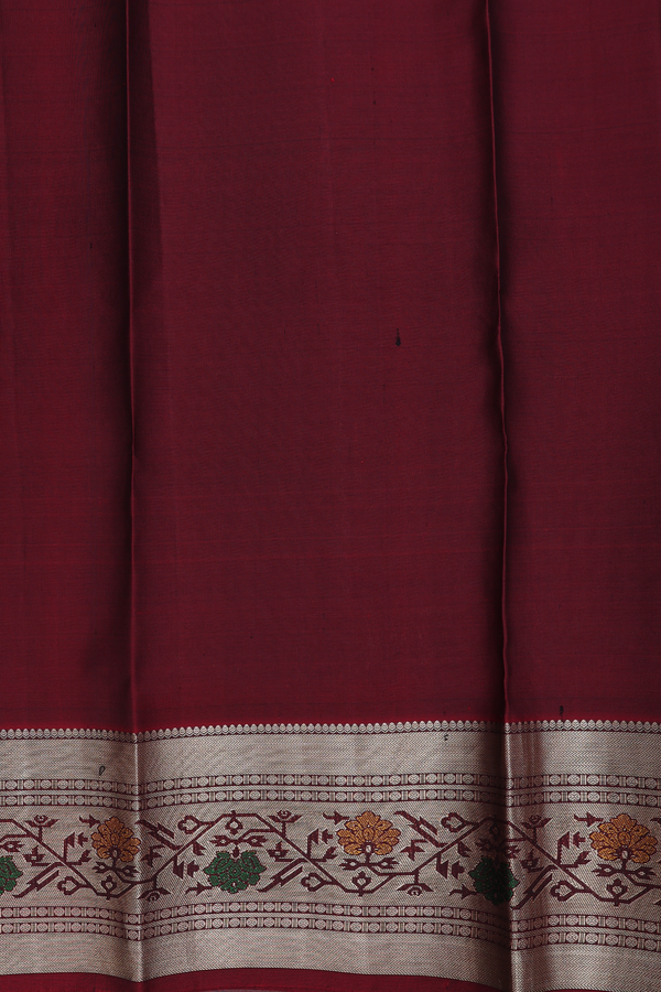 Kanchipuram Silk Saree In Fern Green With Zari Buttas