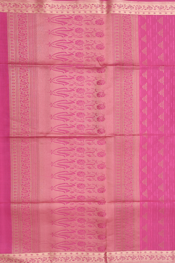Soft Silk Saree In Pink With Triangle Buttas