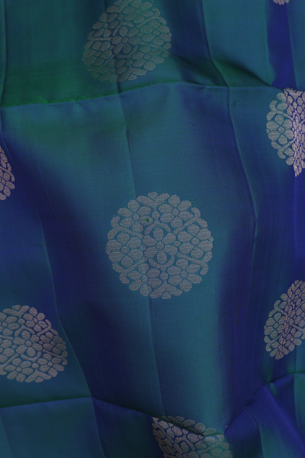 Soft Silk Saree In Dual Tone With Zari Motifs