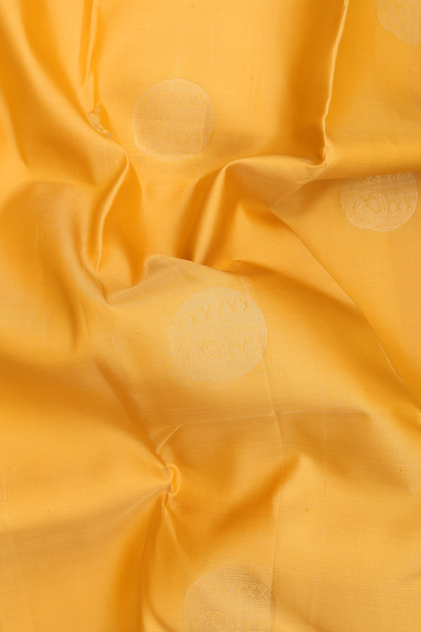 Kanchipuram Silk Saree In Yellow With Circle Motifs