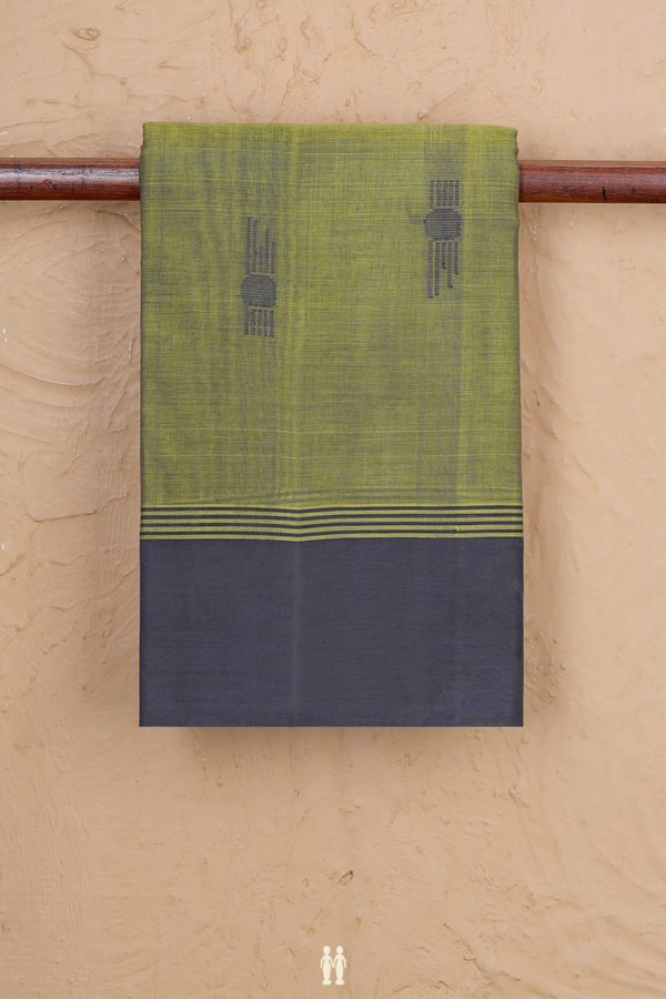 Kanchi Cotton Saree In Green With Threadwork Buttas