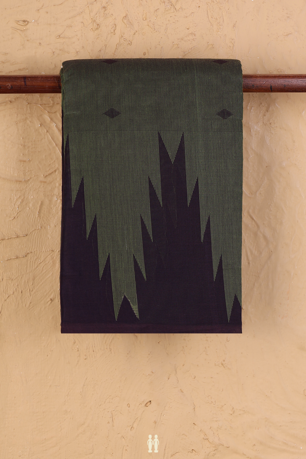 Kanchi Cotton Saree In Green With Threadwork Buttas