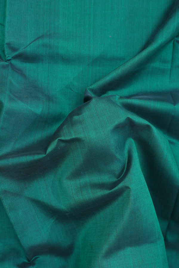 Silk Cotton Saree In Ramar Green With Contrast Border