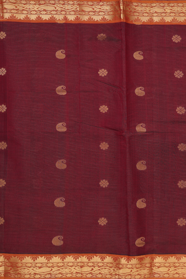 Traditional Silk Cotton Saree In Maroon With Paisley Buttas