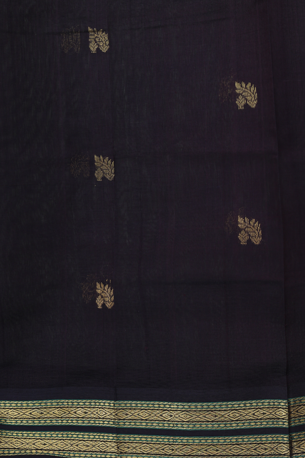 Traditional Silk Cotton Saree In Green With Zari Buttas