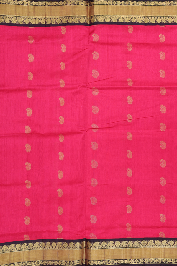 Silk Cotton Saree In Rani Pink With Paisley Buttas