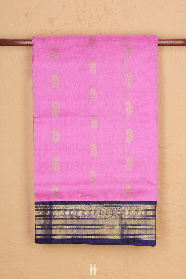 Silk Cotton Saree In Pink With Paisley Buttas