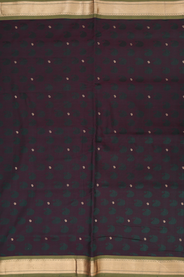 Nine Yards Silk Cotton Saree In Dual Tone With Paisley Buttas