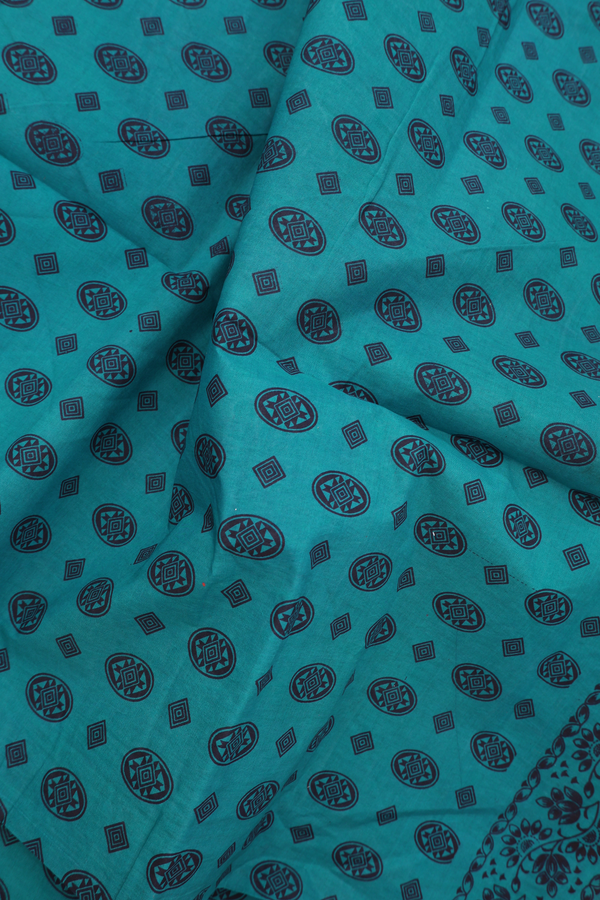 Sungudi Cotton Saree In Pine Green With Allover Buttas