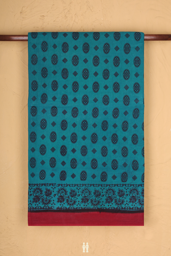 Sungudi Cotton Saree In Pine Green With Allover Buttas