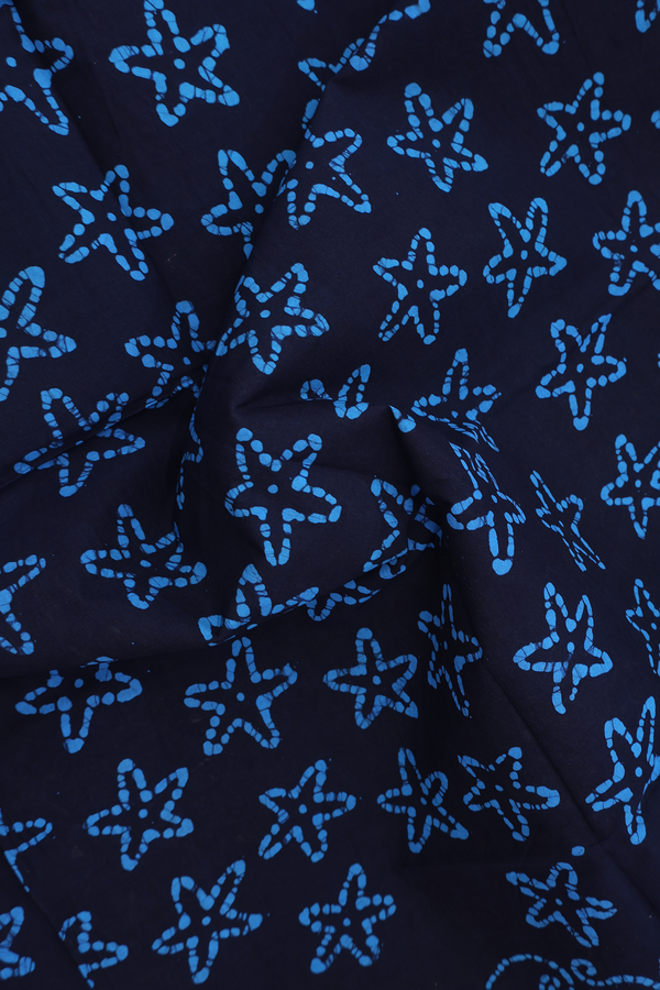 Sungudi Cotton Saree In Navy Blue With Star Buttas