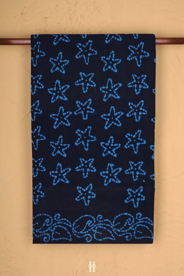 Sungudi Cotton Saree In Navy Blue With Star Buttas