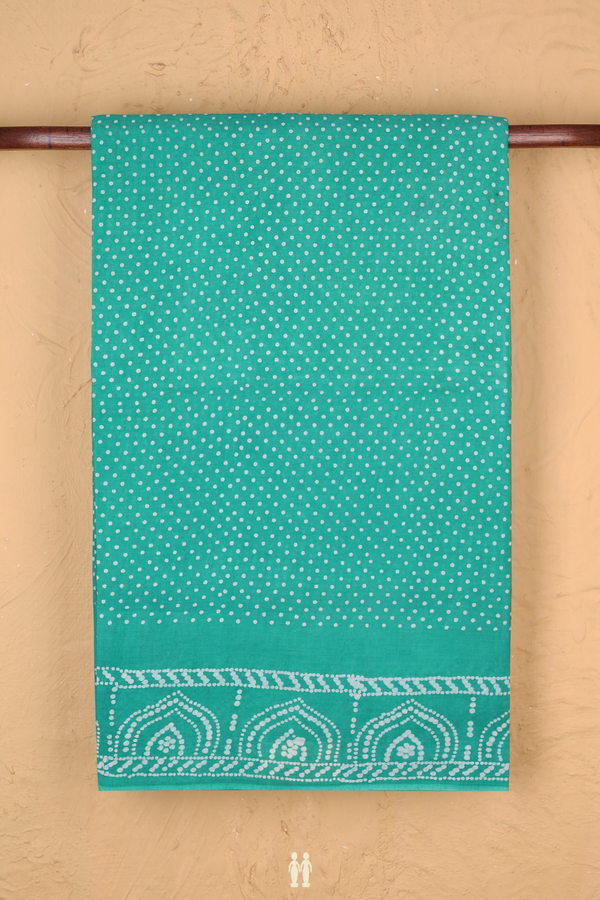 Sungudi Cotton Saree In Light Sea Green With Dots Printed