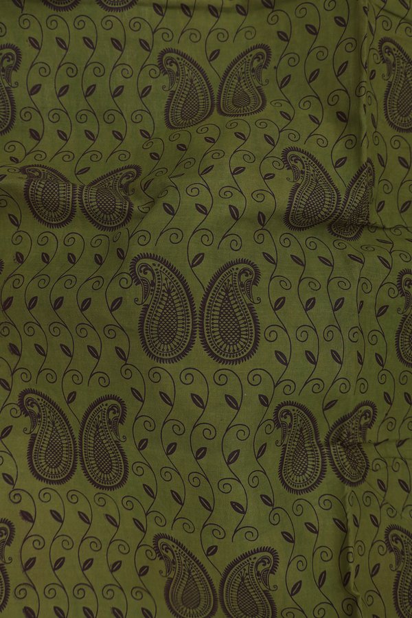 Sungudi Cotton Saree In Olive Green With Paisley Design