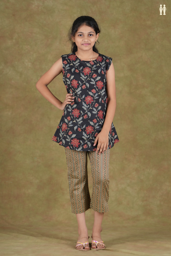 Round Neck Floral Design Black Cotton Top And Bottom