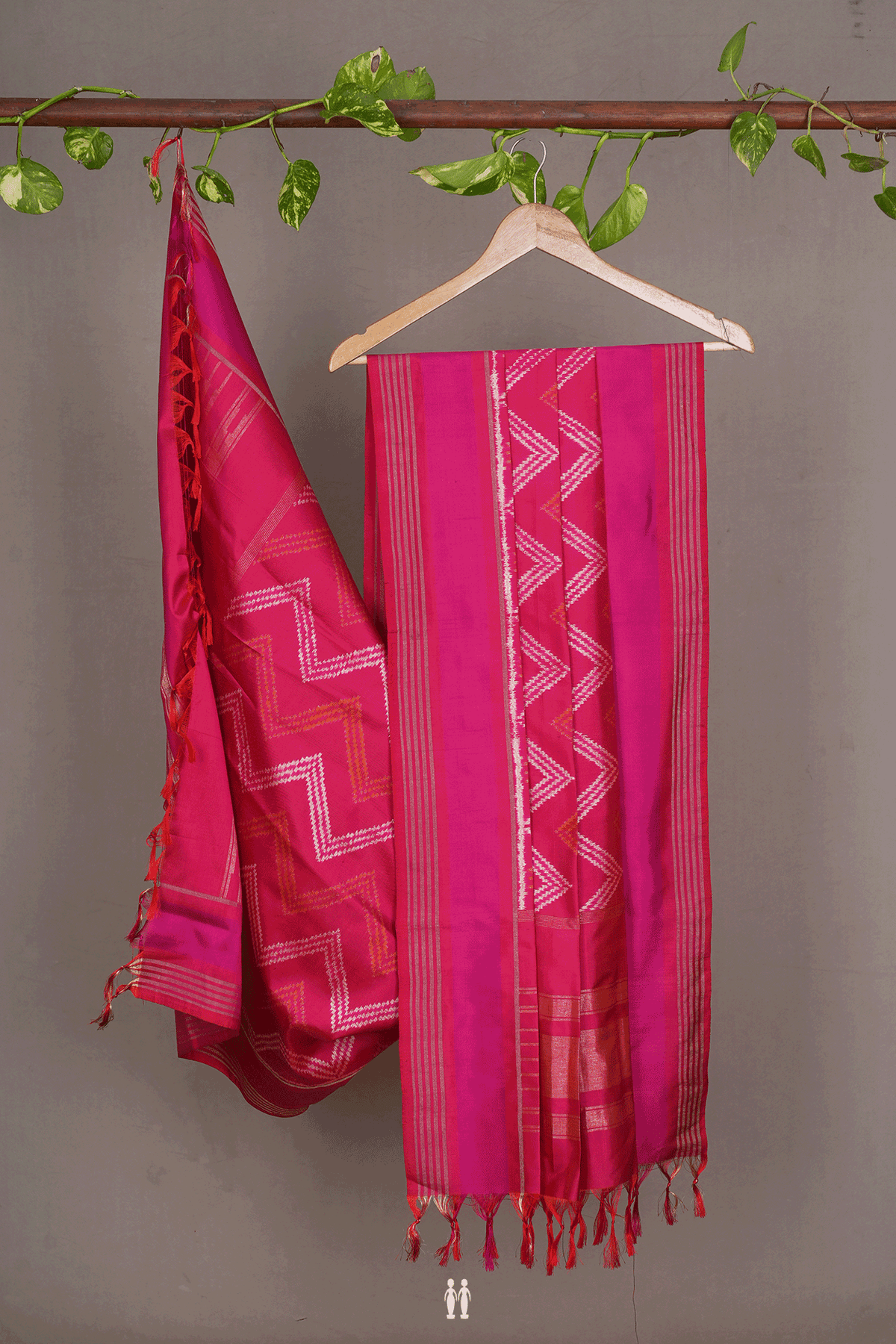 Chevron Design Magenta Pochampally Silk Dupatta