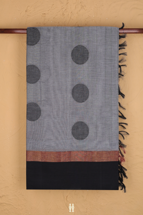 Coimbatore Cotton Saree In Grey With Threadwork Motifs
