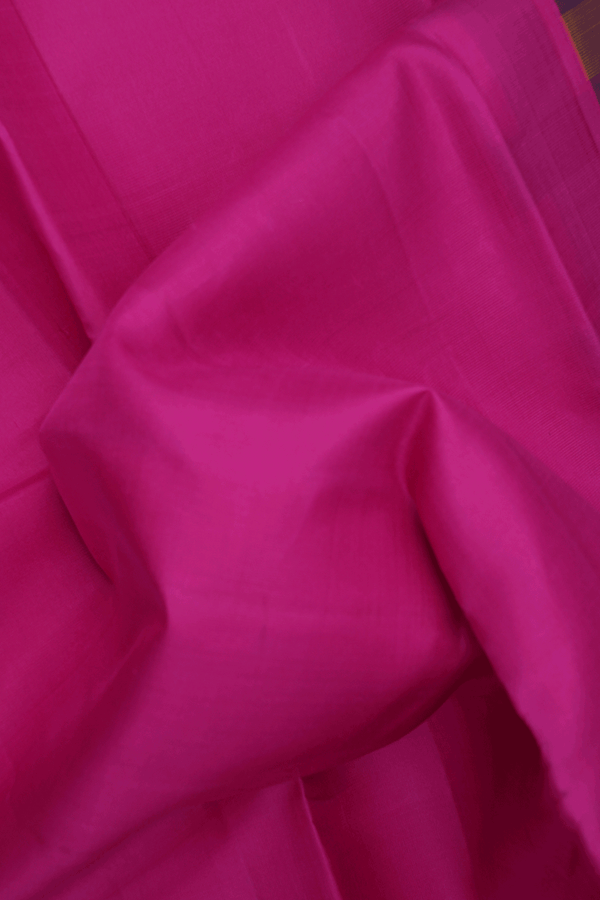 Contrast Zari Border Plain Magenta Kanchipuram Silk Saree