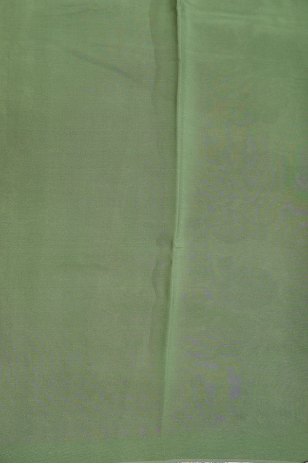 Crepe Saree In White With Floral Printed Design