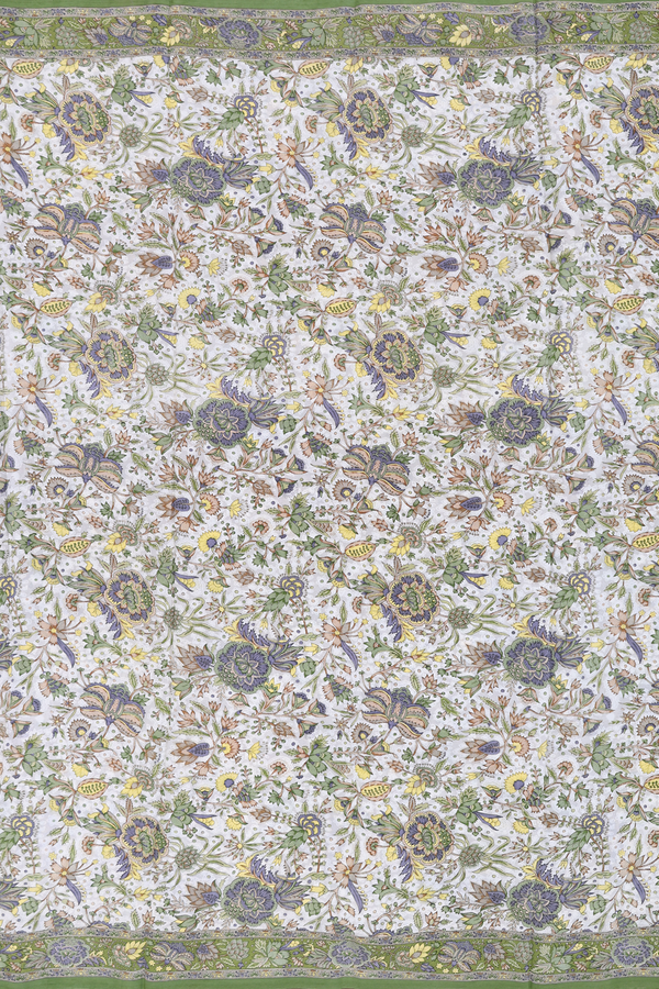 Crepe Saree In White With Floral Printed Design