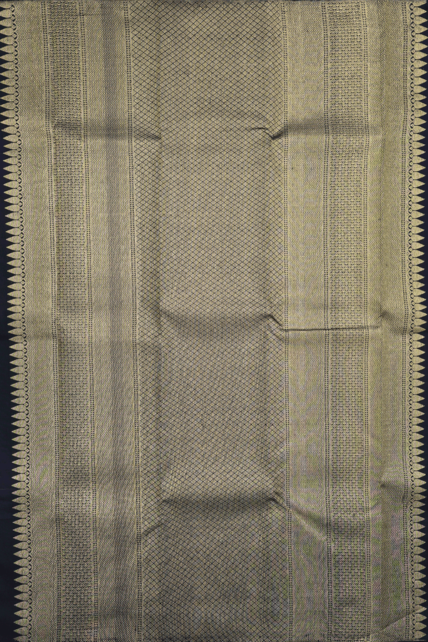 Kanchipuram Silk Saree In Grey With Floral Motifs