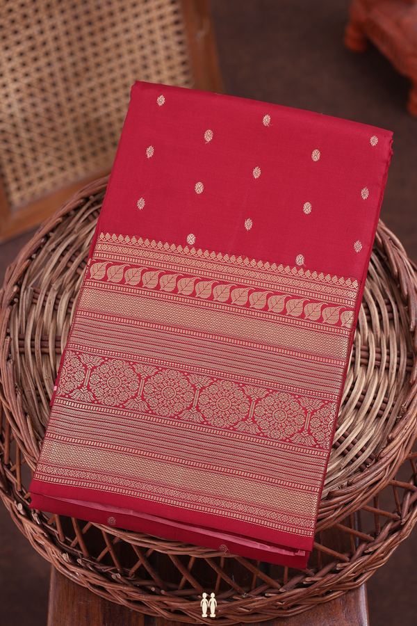 Kanchipuram Silk Saree In Crimson Red With Zari Buttas