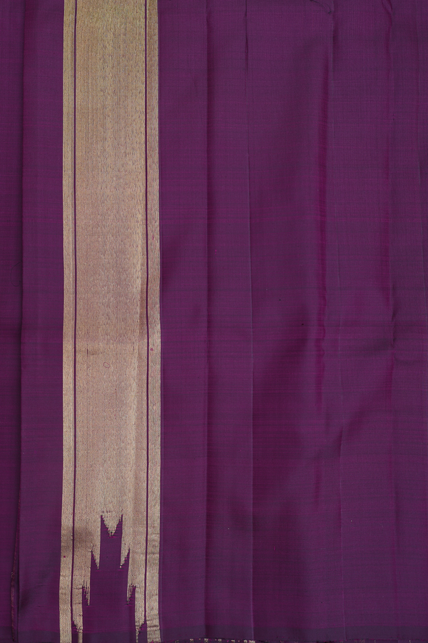 Kanchipuram Silk Saree In Gold With Step Border