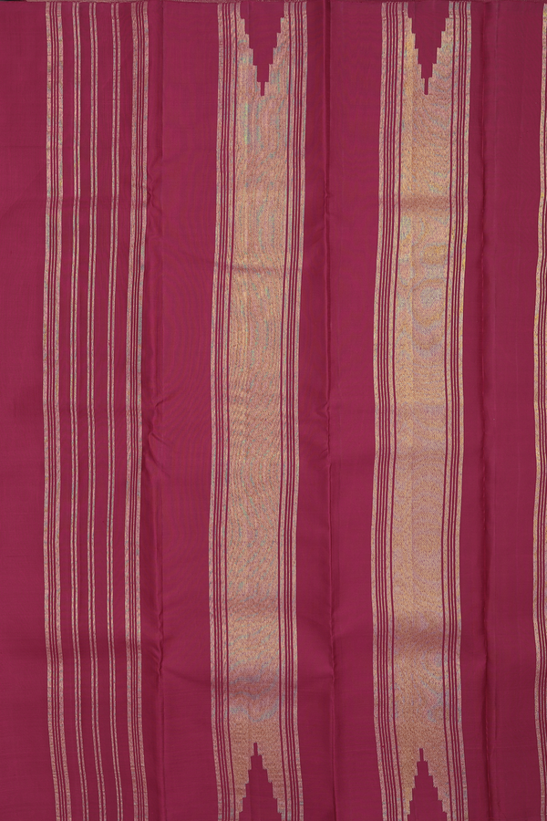 Kanchipuram Silk Saree In Red With Rising Border