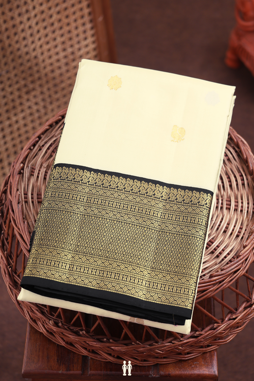 Kanchipuram Silk Saree In Off White With Peacock Buttas