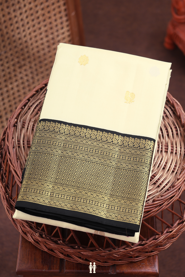 Kanchipuram Silk Saree In Off White With Peacock Buttas