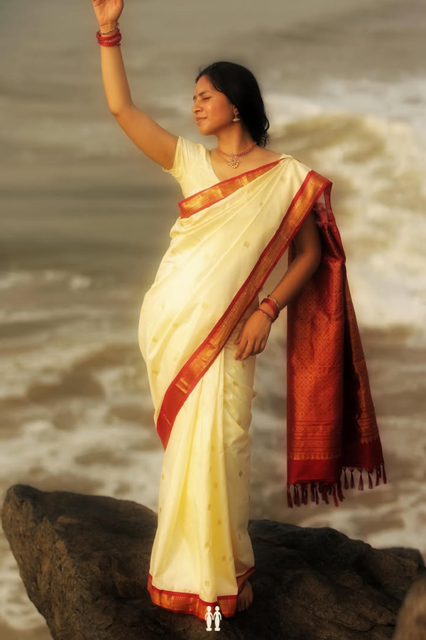 Kanchipuram Silk Saree In Off White With Yazhi Buttas
