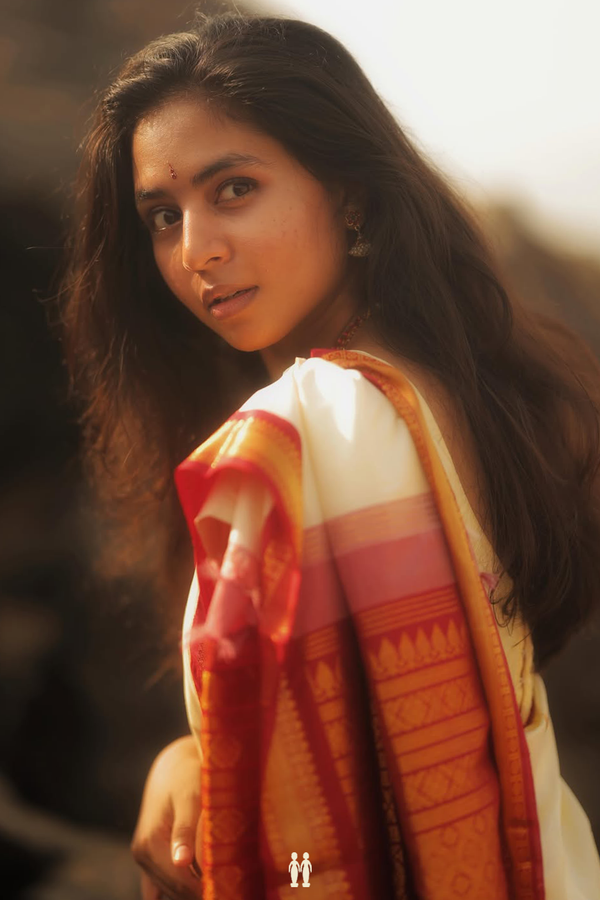 Kanchipuram Silk Saree In Off White With Yazhi Buttas