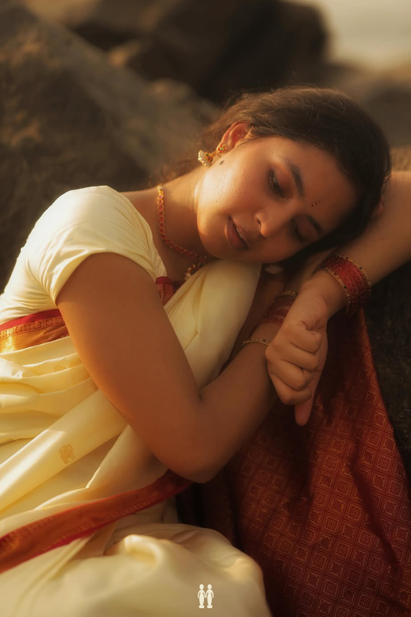 Kanchipuram Silk Saree In Off White With Yazhi Buttas